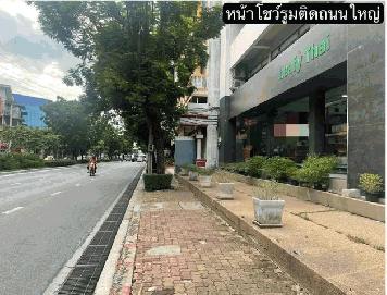  ให้เช่าพื้นที่ โชว์รูม ติดถนน พัฒนาการ พื้นที่ 226 ตรม 