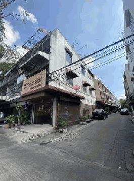 ให้เช่าอาคารพาณิชย์ 3 ชั้น ห้องหัวมุม ริมถนนใหญ่ ซอยเซ็นหลุยส์ 3 