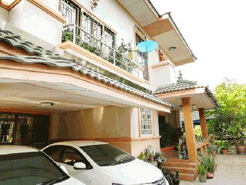 ใกล้ รร.อัสสัมชัญศรีราชา ให้เช่าบ้าน 3 ชั้น 5นอน บ่อปลาคราฟ์ ในเมือง บ้านสะอาดน่าอยู่ และเรียบร้อย 110 ตรว. 4น้ำ 2จอดรถ 2 แอร์