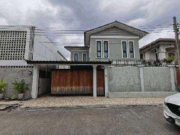 ให้เช่าบ้านเดี่ยว 2 ชั้น 57 ตรว. 4 นอน ย่านวิภาวดี20 ลาดพร้าว18 ซอยทรงสะอาด เฟอร์บางส่วน ใกล้ MRT ลาดพร้าว  ***จดทะเบียนบริษัทได้