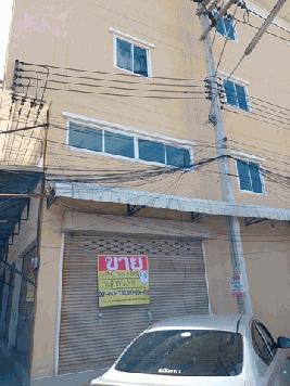 ขายด่วน อาคารพาณิชย์ 2คูหา  3 ชั้นครึ่ง  18 ตรว.  ตึกหัวมุม  ต.คลองมะเดื่อ อ.กระทุ่มแบน จ.สมุทรสาคร  ZW261