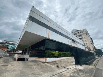 ให้เช่าสำนักงาน โชว์รูม 3 ชั้น รวมชั้นใต้ดิน พื้นที่กว่า 2000 ตรม. ถนนบางนา-ตราด กม 5 ใกล้ Index บางนา