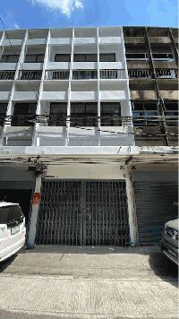 BH2468 ให้เช่าตึกแถว อาคาร 3ชั้น มี 2 ห้อง นอน และ 3 ห้อง น้ำ ใน ซอย 18 ถ. จันทน์ สาทร. ใกล้ ๆ ถนน นราธิวาสราชนครินทร์