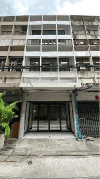 BH2467 ให้เช่าตึกแถว อาคาร 3ชั้น มี 2 ห้อง นอน และ 3 ห้อง น้ำ ใน ซอย 18 ถ. จันทน์ สาทร. ใกล้ ๆ ถนน นราธิวาสราชนครินทร์.