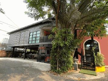 รหัสทรัพย์ MAY130 ให้เช่าพื้นที่อาคารชั้น 2 พร้อมลานจอด 10 คัน ย่านนาคนิวาสซอย4 