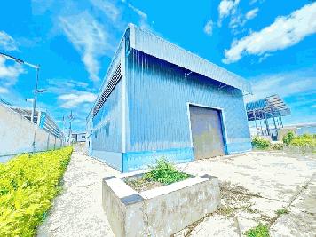 วัดลาดหลุมแก้ว 3 กม.ให้เช่า 2 ชั้นใบขออนุญาติถูกต้อง 210ตรว. 412ตรม. 2ห้อง 8น้ำ 10จอดรถ 20แอร์ โกดังและสำนักงานพร้อม