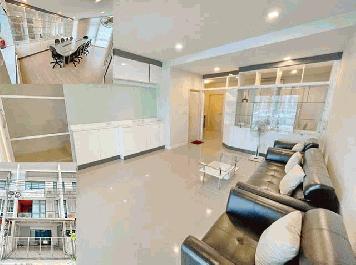 ทาวน์โฮมทำเลสวย บ้าน 3 ชั้น เฟอร์ครบ MRTศรีเอี่ยม 1กม ลาซาล 23ตรว. 4นอน 4น้ำ 2จอดรถ 4แอร์