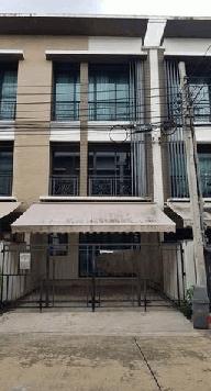 ให้เช่าทาวน์โฮม 3 ชั้น บ้านกลางเมือง นวมินทร์ 42 บึ่งกุ่ม