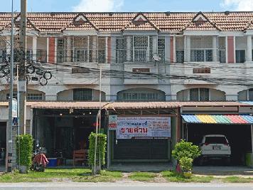 ขายอาคารพาณิชย์ 2 ชั้นครึ่ง 23.1 ตรว ตกแต่งใหม่ พร้อมเข้าอยู่ พื้นที่ใช้สอย 176 ตรม. หน้ากว้าง 4 เมตร ลึก 22 เมตร ใกล้สี่แยกเสาไห้