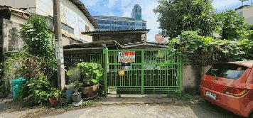 ที่ดิน สุขุมวิท 68  6900000 THB ใกล้ ใกล้เซ็นทรัลบางนา ใกล้ซีคอนสแควร์ศรีนครินทร์ ใกล้ทางด่วนพิเศษบูรพาวิถี(บางนา) ใกล้ห้างเมกะบางนา ใกล้โรงพยาบาลกล้วยน้ำไท 2 โรงเรียนนานาชาติเบิร์คลีย์  ใกล้โรงเรียนบริหารธุรกิจนานาชาติสแตมฟอร์ด ใกล้โรงเรียนอรรถวิทย์ ใกล้