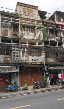 ให้เช่าอาคารพาณิชย์ 3.5 ชั้น (ทำเต็มเป็น 4 ชั้น) 240 ตรม. ติดริมถนน อินทามระ ตรงข้ามซอยอินทามระ 57