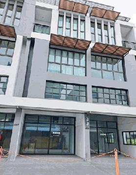 ให้เช่าโฮมออฟฟิศใหม่ 3.5ชั้น มีที่จอดรถ ทำเลลาดพร้าว101แยก42