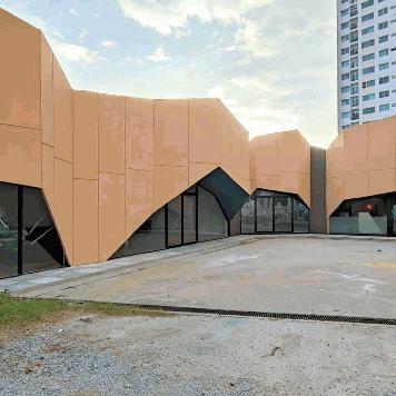 C3871 ให้เช่าอาคาร 200 ตารางเมตร เหมาะทำร้านค้า โชว์รูม ร้านอาหาร ติดถนนศรีนครินทร์ ย่านบางนา ใกล้เซ็นทรัลบางนา