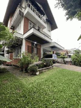 ให้เช่าบ้านเดี่ยว 3 ชั้น 63 ตร.วา 3 ห้องนอน ซอยลาซาล 71 ซอยบางนาตราด 40 ใกล้เซ็นทรัลบางนา