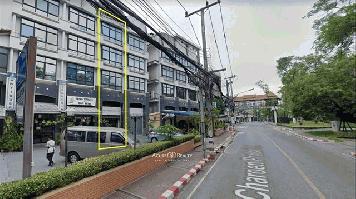 ขายอาคารพาณิชย์บนถนนเจริญประเทศ จ.เชียงใหม่ ขนาด 26.4 ตร.ว. พื้นที่ใช้สอย 468 ตร.ม. 4.5 ชั้น
