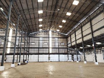 ให้เช่าโกดังถ.เศรษฐกิจ1 อ้อมน้อย ใกล้แยกสาย 5 ตัดเพชรเกษม สมุทรสาครติดถนนใหญ่ 6 เลน พื้นที่ใช้สอย 1,900 ตรม. มีออฟฟิศ 