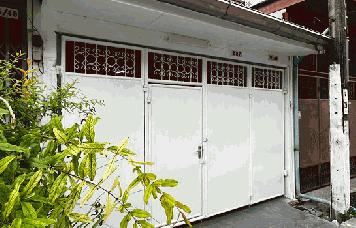 ให้เช่าทาวน์เฮาส์ 3 ชั้นปรับปรุงใหม่ 3 ชั้น เนื้อ 18 ตร.ว. 3 ห้องนอน 2 ห้องน้ำ ซอยลาดพร้าว 109