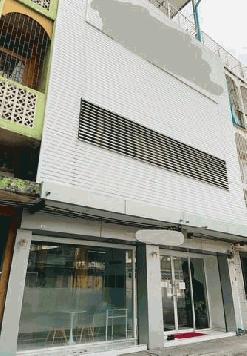 PB3467 ให้เช่าอาคารพาณิชย์ ติดสวนเพลินมาเก็ต ตรงข้ามช่อง3 จำนวน 2 คูหา 3.5 ชั้น ถนนพระราม 4 