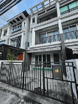 ให้เช่าทาวน์โฮม 3 ชั้น ซอยรามคำแหง 39 โครงการบ้านกลางเมืองพระราม 9 - รามคำแหง  .พื้นที่ใช้สอย 149 ตร.ม.3 ห้องนอน 3 ห้องน้ำ พร้อมอยู่ 