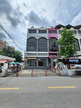 ขาย อาคารพาณิชย์ ซอยศรีนครินทร์ 40  ใกล้ซีคอนสแควร์ ศรีนครินทร์   ZW307