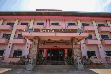 โรงแรมอินโดจีน ใจกลางเมืองลำปาง ขนาดพื้นที่  1-2-37 ไร่  ทำเลดี เดินทางสะดวก พื้นที่จอดรถมากกว่า50 คัน   ZN585 