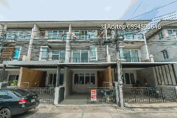 ขาย ทาวน์โฮม โชคชัย 4 ม.ภัทรา วิลล่า 8 สตรีวิทยา 2 ซอย 10 ขนาด 3 ชั้น 21 ตรว. 3 ห้องนอน 4 ห้องน้ำ เฟอร์บิ้วอิน