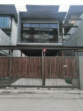 ให้เช่าโฮมออฟฟิศ4 ชั้น  7 ห้องเอนกประสงค์ 6 ห้องน้ำ โครงการ THE PENTAS RATCHADA-RAMA 9 สไตล์โมเดิร์น ลอฟท์ เดินทางสะดวก