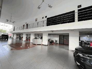 ให้เช่าโชว์รูมรถอาคารสำนักงาน พื้นที่รวมทั้งสิ้น 2.5 ไร่  ถนนวิภาวดีรังสิต 70 สามารถเปลี่ยนแปลงสิ่งปลูกสร้างได้ตามต้องการ 