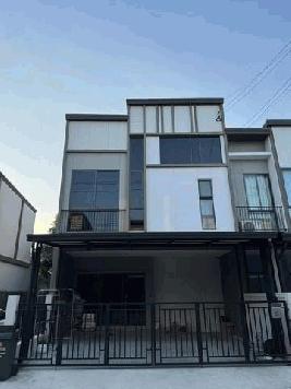 PB3539 ขายบ้านเดี่ยว 2 ชั้น ย่าน หนามแดง สมุทรปราการ หมู่บ้าน วี คอมพาวด์ บางนา-ศรีนครินทร์ ใกล้เมกะบางนา 