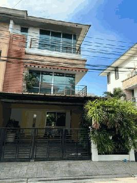 EPL-HS0963 ขายทาวน์โฮม 3 ชั้น ใกล้ Paradise Park หมู่บ้าน พลัส ซิตี้ พาร์ค ศรีนครินทร์ สวนหลวง พื้นที่ใช้สอย 189 ตรม.3 ห้องนอน4 ห้องน้ำ 