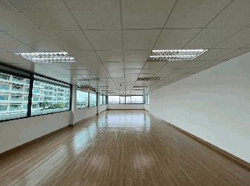 ให้เช่าสำนักงานชั้นที่ 9 พื้นที่ใช้สอย 138.33 ตร.ม. 5 ห้องน้ำ ออฟฟิศ ย่านสาทร อาคารไอยรา ทาวเวอร์