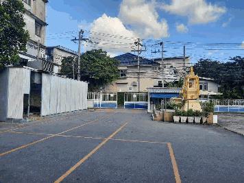 ให้เช่าอาคารสำนักงาน ย่านรามอินทรา-วัชรพล บางเขน พื้นที่ใช้สอยทั้งหมด 2400 ตารางเมตร จอดรถได้ประมาณ 20-30 คัน แนวรถไฟฟ้าสายสีชมพู 