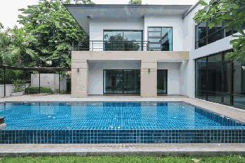 ให้เช่าบ้านเดี่ยว 2 ชั้น พร้อมสระว่ายน้ำ ย่านศูนย์วิจัย เลียบด่วน พระราม9 เอกมัย ใกล้เลียบด่วน เอกมัย ทองหล่อ เพชรบุรี 4 ห้องนอน 5 ห้องน้ำ