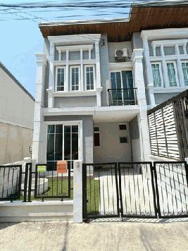 ขายทาวน์โฮม 2 ชั้นหลังมุม 3 ห้องนอน โครงการโกลเด้นทาวน์ 3 บางนา-สวนหลวง หน้าบ้านหันทิศเหนือ *** ขายพร้อมผู้เช่า 