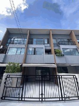 ให้เช่าทาวน์โฮม 3 ชั้น ซอยอ่อนนุช 70/1 โครงการ บ้านกลางเมือง สุขุมวิท-อ่อนนุช พื้นที่ใช้สอย 148 ตร.ม. 3 ห้องนอน 3 ห้องน้ำ บ้านใหม่ 