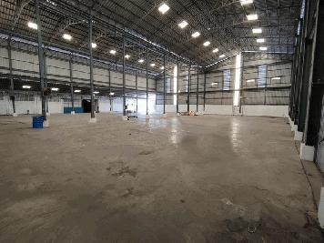 C4081 ให้เช่าโกดังพร้อมออฟฟิศ พื้นที่ 1,900 ตารางเมตร ติดถนนเศรษฐกิจ1 ถนน 6 เลน ย่านอ้อมน้อย ใกล้แยกเพชรเกษม