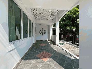 ให้เช่าบ้านเดี่ยว 2 ชั้น พื้นที่ใช้สอย 250 ตารางเมตร  4 ห้องนอน 4 ห้องน้ำ หมู่บ้านกฤษดานคร 28 บางนาตราด กม.8