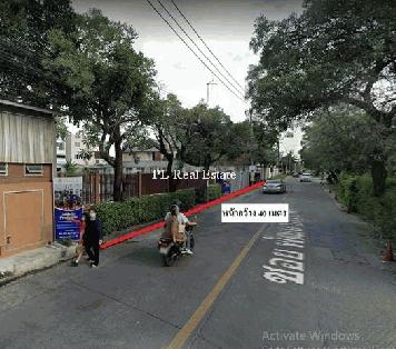 ขายที่ดิน ติดถนนในซอย ขนาด 1ไร่ 34 ตร.วา ห่างถนนพัฒนาการ 350 เมตร  หน้ากว้าง 40 เมตร ลึก 43.7 เมตร ที่ดินติดโรงเรียนนานาชาติ