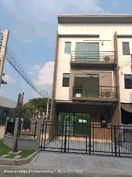 ให้เช่าทาวโฮม 3 ชั้น เนื้อที่ 31 ตร.ว.  3 ห้องนอน 3 ห้องน้ำ โครงการบ้านกลางเมือง ถนนราชพฤกษ์- สาทร