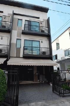 PB3601 ขายทาวน์โฮม 3 ชั้น ซอยนวมินทร์ 42 โครงการ บ้านกลางเมือง นวมินทร์ ใกล้ โรงเรียนเลิศหล้า
