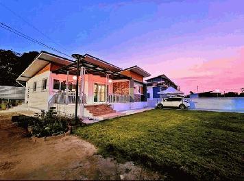 ขายด่วน บ้านพร้อมที่ดิน 150 ตร.ว. ซอยคลองสาม  8/11 ติดถนนเลียบคลองสาม ตรงข้าม อบต คลองสาม อ.คลองหลวง จ.ปทุมธานี 