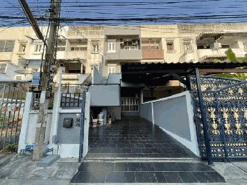 ให้เช่าทาวน์โฮม 3ชั้น ใกล้ MRT ย่านรัชดา สุทธิสาร เขตดินแดง 4 ห้องนอน 3 ห้องน้ำ เนื้อที่ 26 ตารางวา พื้นที่ใช้สอย 170 ตารางเมตร 
