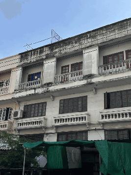 ขายตึกแถวขายอาคารพาณิชย์ 3.5 ชั้นสองคูหาทะลุกัน 40 ตรว .พหลโยธิน 78ห่างจากถนนวิภาวดี