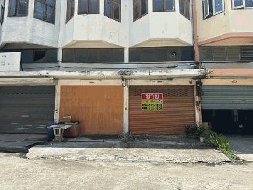 ขายอาคารพาณิชย์ 3.5 ชั้น 2 คูหา ซอยรังสิต-ปทุมธานี16 ย่านธุรกิจ ติดรถไฟฟ้าสาย BTS สีแดง  ZT292 