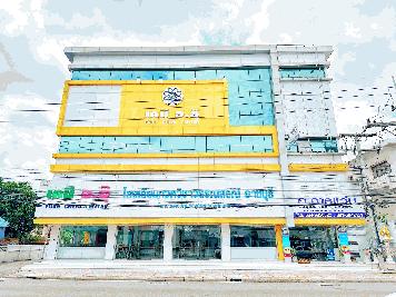 แบ่งให้เช่าพื้นที่อาคารพาณิชย์ 4 คูหา 5 ชั้น สามารถเช่าพื้นที่เป็นรายวันได้