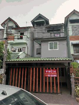 ขายด่วน ทาวน์โฮม  3 ชั้น โซนถนนราชพฤกษ์ รีโนเวทใหม่ทั้งหลัง วัสดุอย่างดีพร้อมอยู่ ทำเลคุณภาพใกล้รถไฟฟ้า