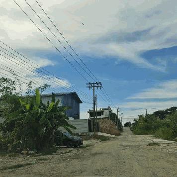 ขายที่ดินพร้อมสิ่งปลูกสร้าง ในซอยร่มเกล้า 19 ถนน ซีเมนต์ ราคาดีทำเลดีติดต่อผึ้งรติ โทร 061-9419-639