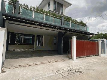 ขายบ้านเดี่ยว 3 ชั้น พร้อมสระว่ายน้ำ ทำเลดี  เขตสวนหลวง จังหวัดกรุงเทพมหานคร 