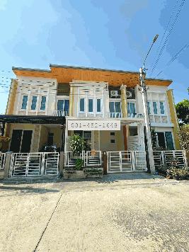 ขายทาวน์โฮม 2 ชั้น สไตล์อังกฤษ โครงการโกลเด้น ทาวน์ เฉลิมพระเกียรติ-สวนหลวง ทำเลทองเดินทางสะดวกสบาย 