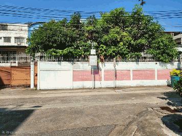 ขายที่ดินทำเลดีซอยรามคำแหง 8 แยก 8 รถไฟฟ้า BTS รามคำแหงอยู่ปากซอย ราคาดีทำเลดีมาก ติดต่อผึ้งรติ061-94-19639